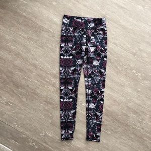 Geometric patterned live love dream leggings